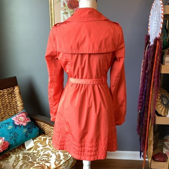 ‎Jessica Simpson Trench Coat with floral lining - Picture 3 of 8